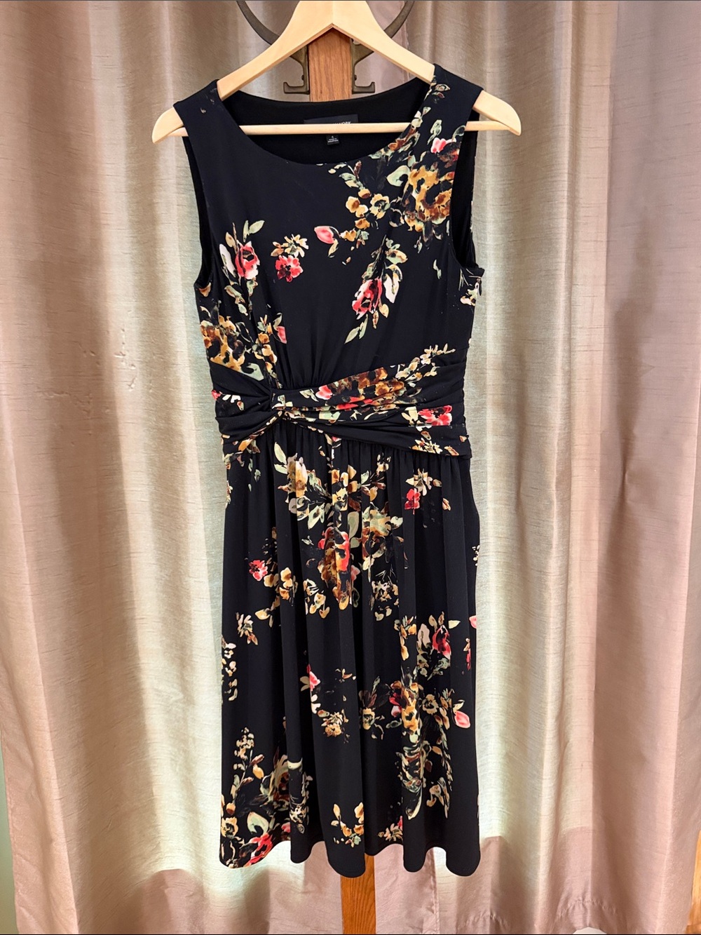 Jones New York Black Floral Twist-Front Midi Dress